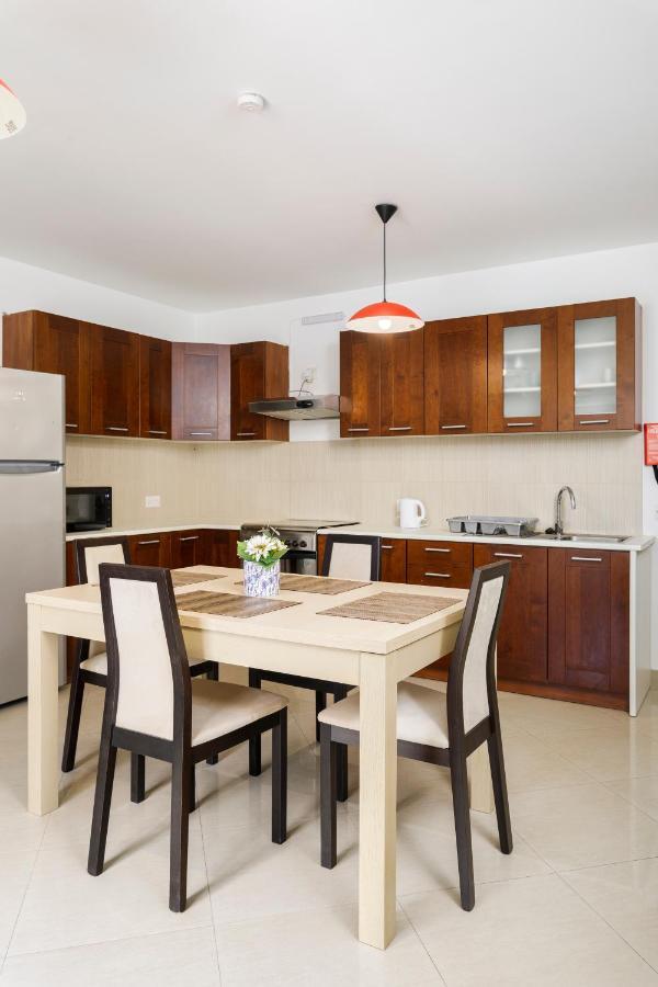Hilltop Apartments - Stylish Comfort Living Close To The Sea, Bugibba St. Paul's Bay Exterior foto