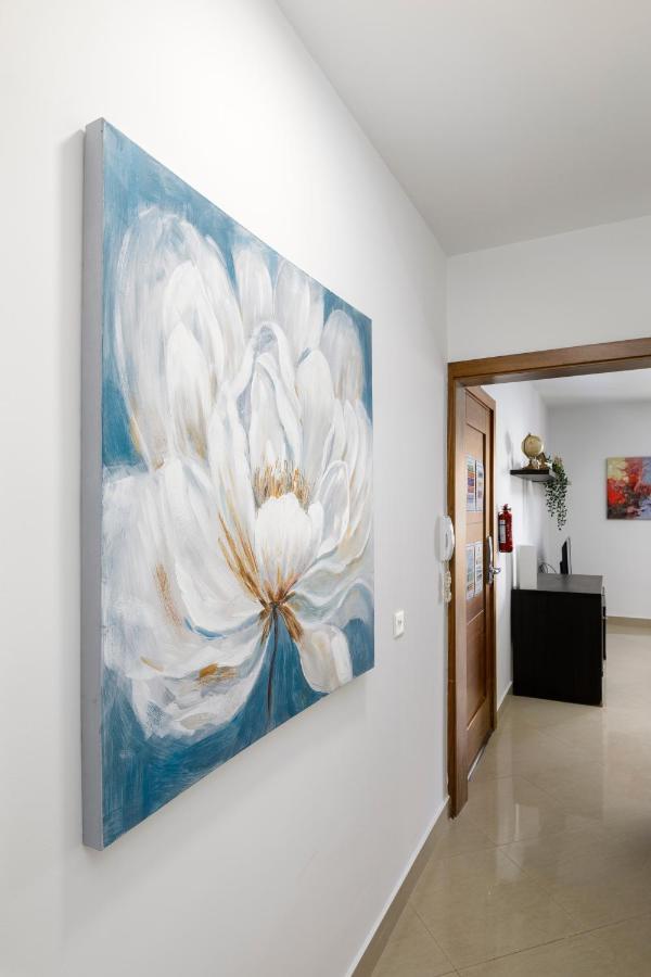Hilltop Apartments - Stylish Comfort Living Close To The Sea, Bugibba St. Paul's Bay Exterior foto